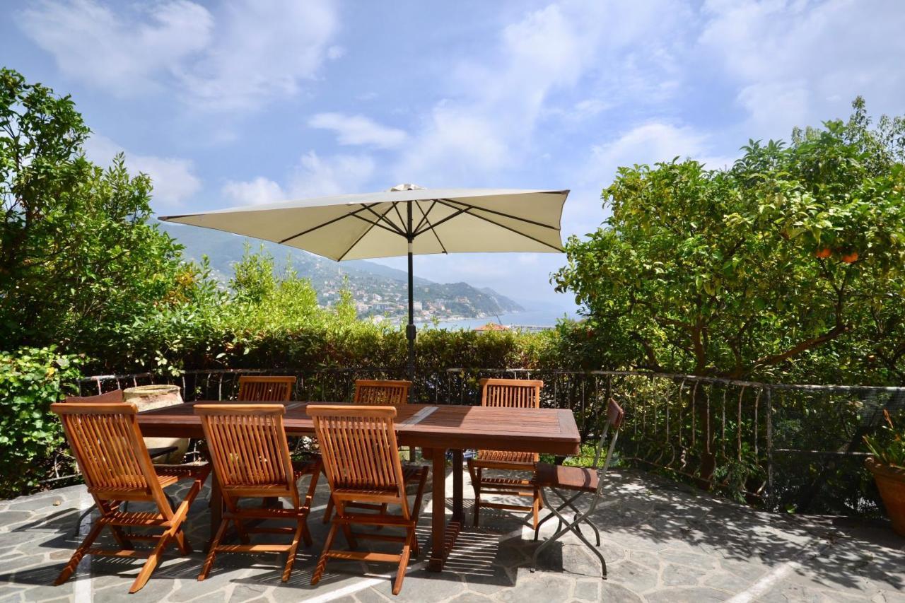 Villa Riviera Rapallo - 5 Min Walking From Beach Bagian luar foto