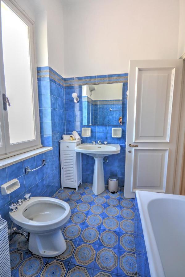 Villa Riviera Rapallo - 5 Min Walking From Beach Bagian luar foto