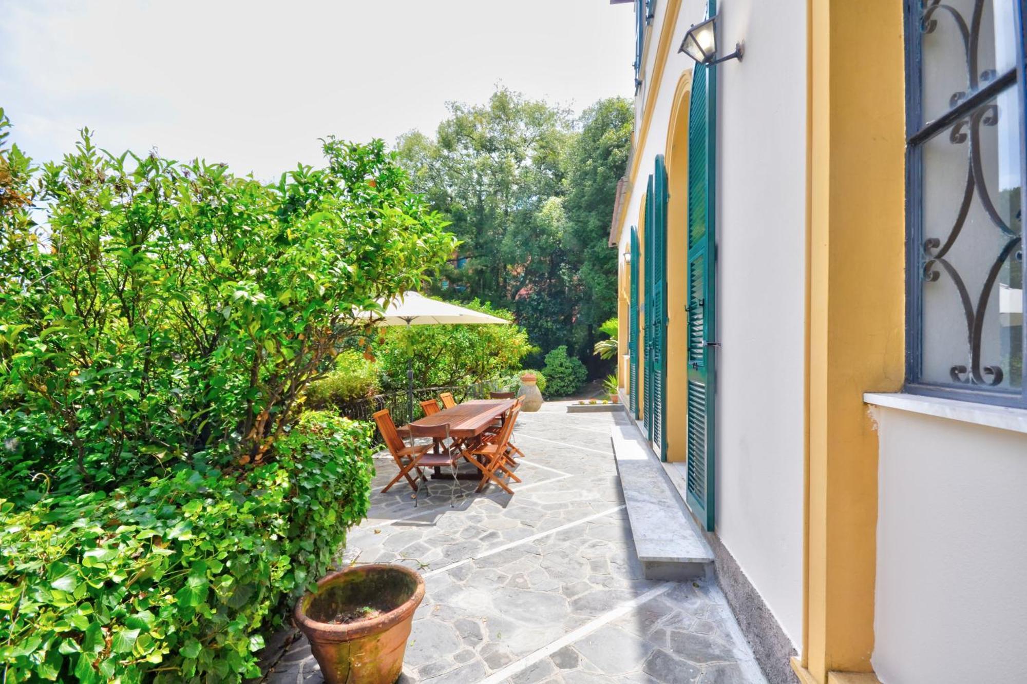 Villa Riviera Rapallo - 5 Min Walking From Beach Bagian luar foto